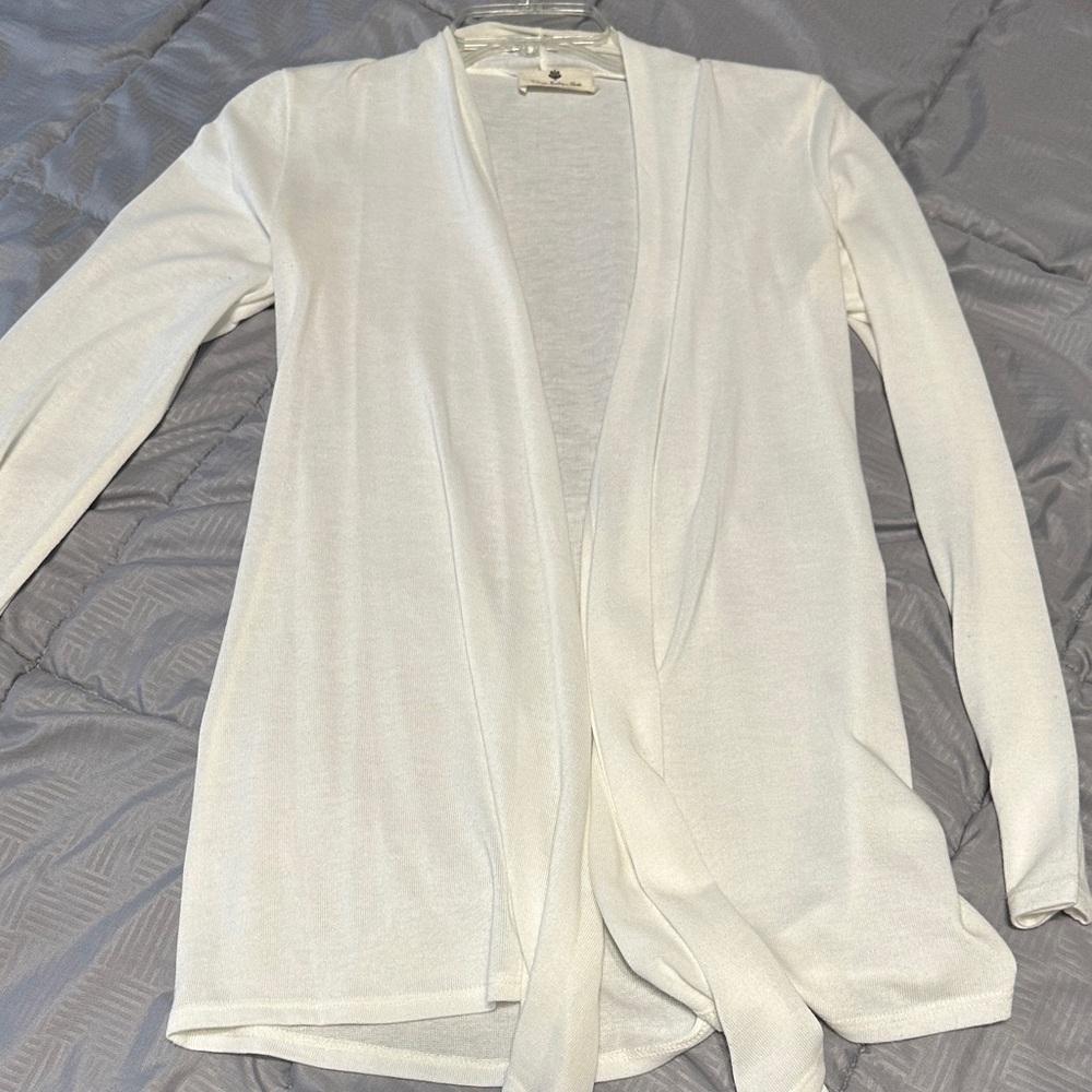 Elegant White Women's Sweater